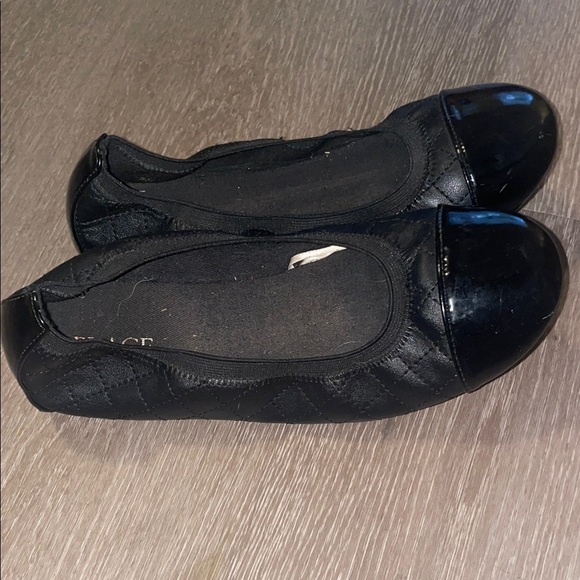 Elegant Children’s Flats - Picture 2 of 4